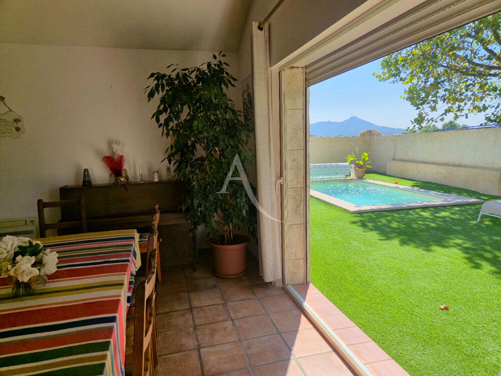 LA FARLÈDE - Propriété de charme de plain-pied avec studio indépendant, piscine et terrain de 10 300 m²