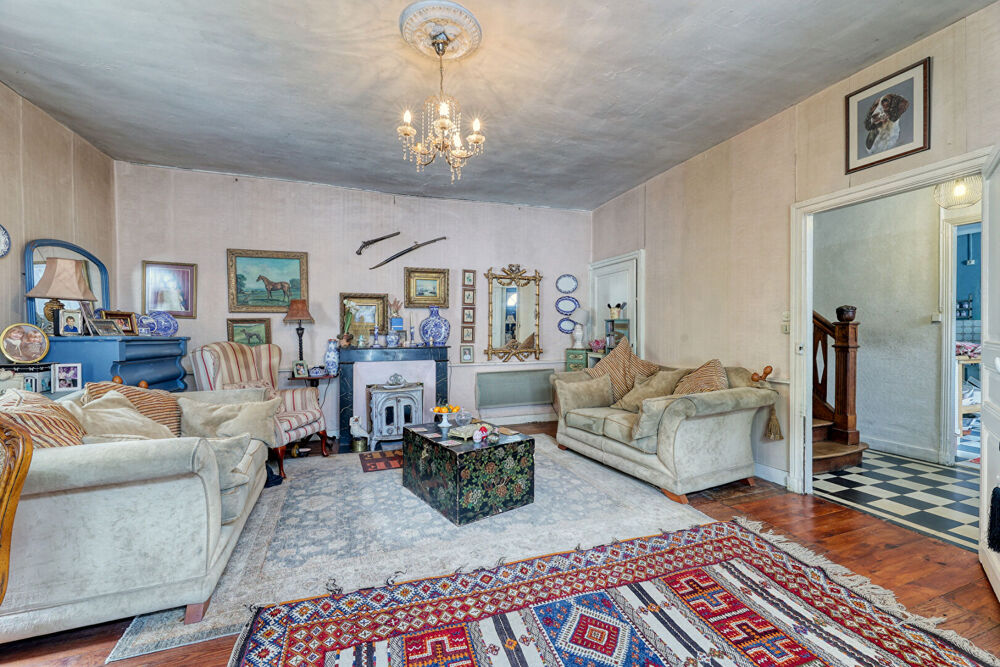 Vente Maison Maison de caractère à rénover au coeur du bourg historique de Saint-Étienne-du-Bois Saint etienne du bois