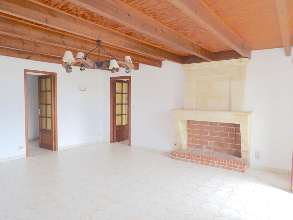 Location Maison A LOUER MAISON DE T3 AVEC JARDIN ET GARAGE - SECTEUR SAINT CHRISTOLY DE BLAYE Saint christoly de blaye