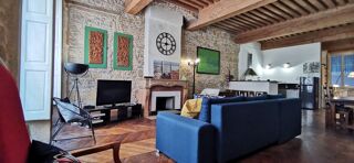  Appartement à louer 2 pièces 101 m²