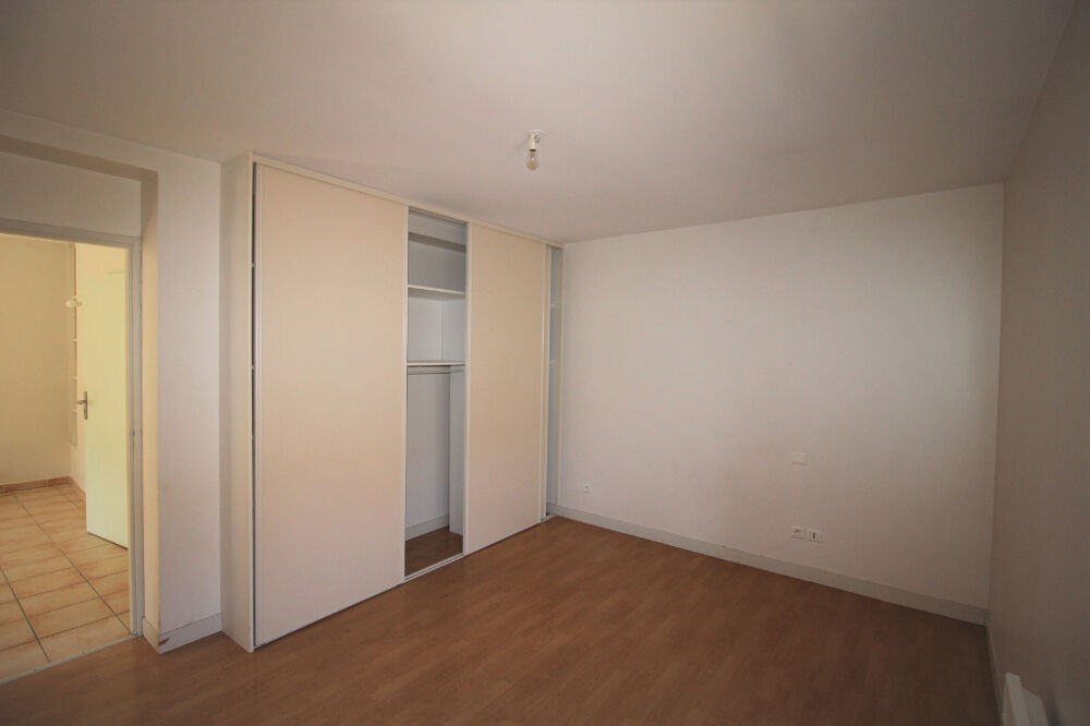 Location Appartement APPARTEMENT MONTRICOUX - 3 pice(s) - 90 m Montricoux
