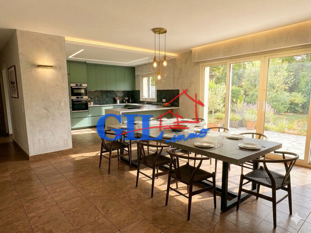 SEINE PORT - PROPRIETE BORD DE SEINE DE 280m² HABITABLES - TERRAIN PLAT DE 2000m²