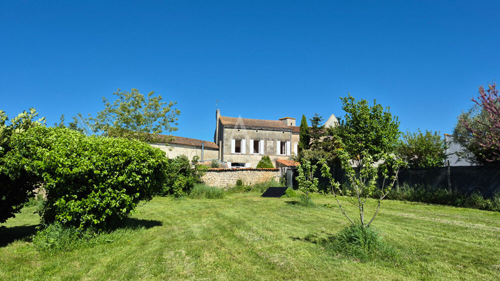 Vente Maison Rare à la vente - Maison bourgeoise de charme en coeur de ville de NANCRAS. Nancras