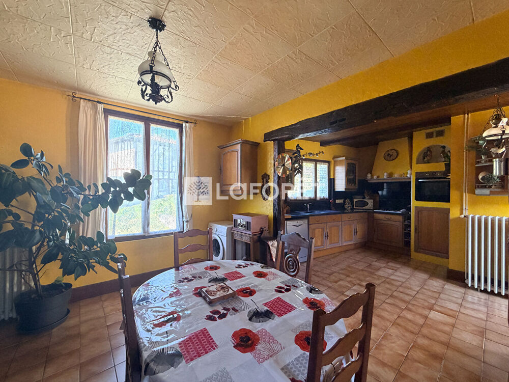 Maison de caractère avec fort potentiel! Idéal projet de rénovation !