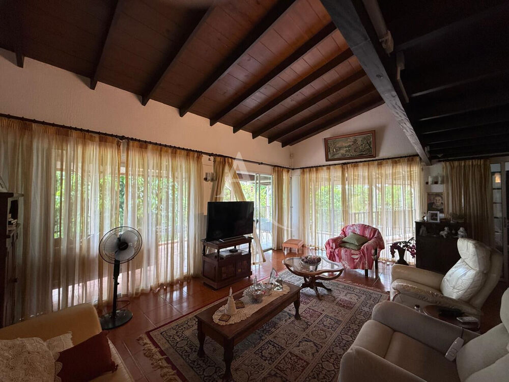 Vente Maison Villa de 7 chambres sur grand terrain à fort potentiel à Petit Bourg Petit bourg