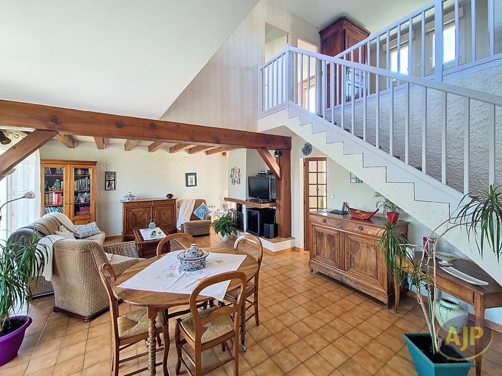 Maison Montaigu Vendee 5 pièce(s) 107 m2