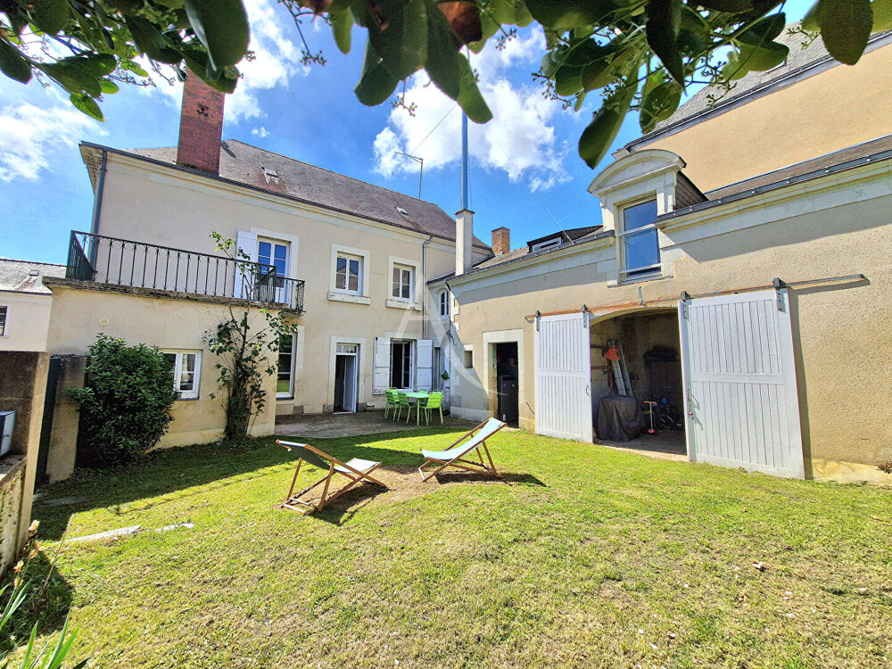 Maison 8 pièces 216 m² à Chateauneuf sur Sarthe