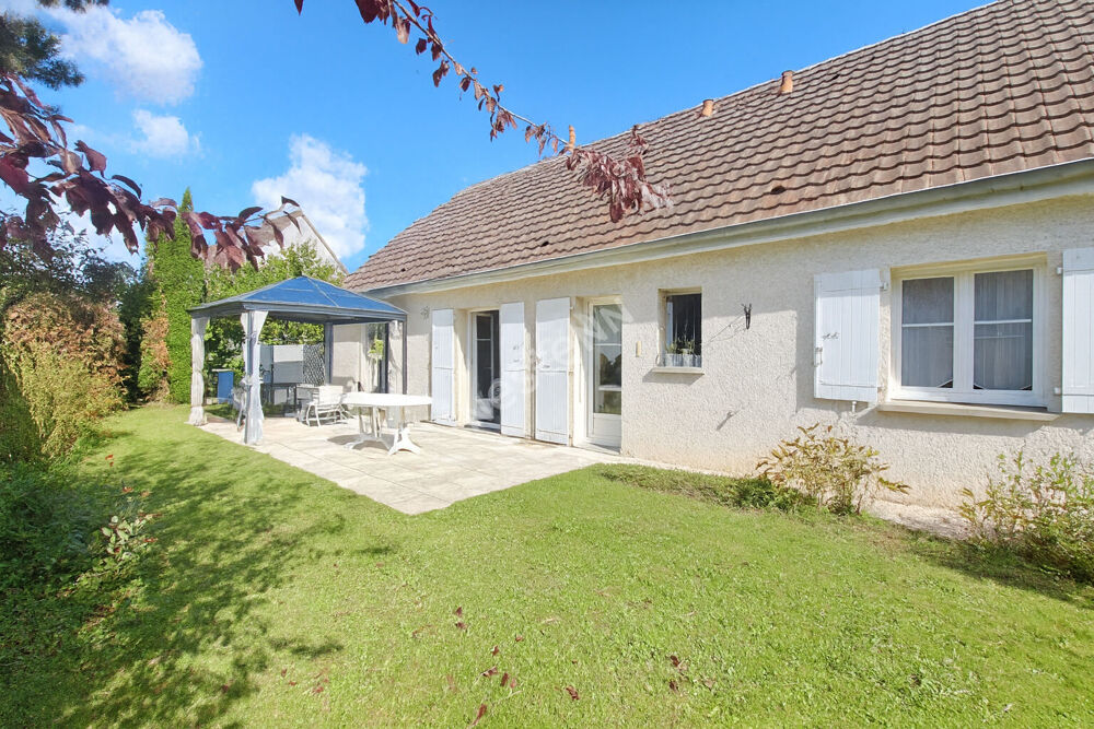 Maison à vendre à Crissey - 5 pièces, 3 chambres, jardin, garage, combles aménageables.