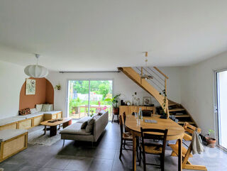  Maison à louer 6 pièces 119 m²
