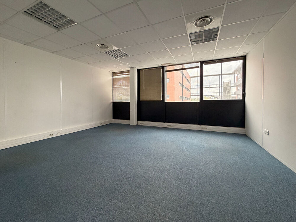   À LOUER - BUREAUX DE 310 M² AVEC 8 PLACES DE PARKING - TOULOUSE BORDELONGUE Toulouse