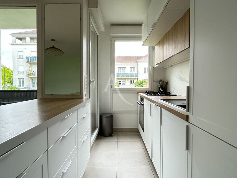 Location Appartement Appartement Bussy Saint Georges 2 pièce(s) + balcon + parking Bussy saint georges