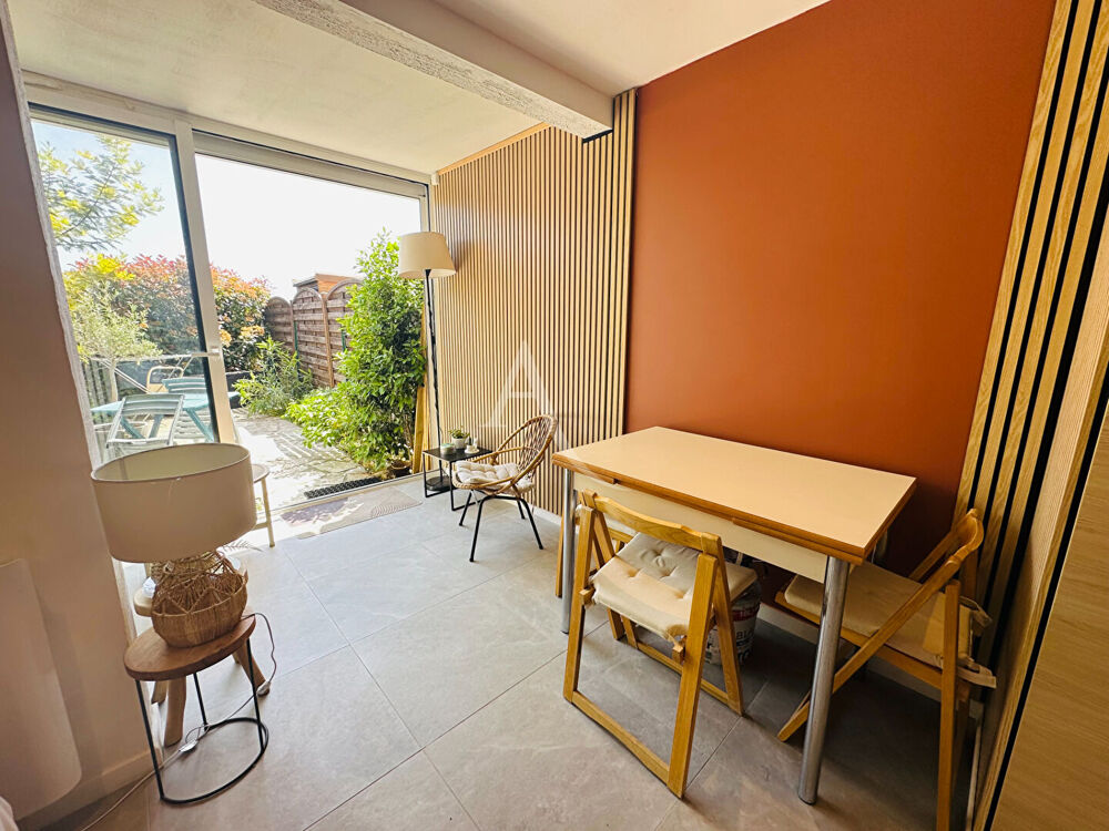 Vente Appartement COUP DE COEUR À CARQUEIRANNE  T2 MEUBLÉ AVEC JARDINET Carqueiranne