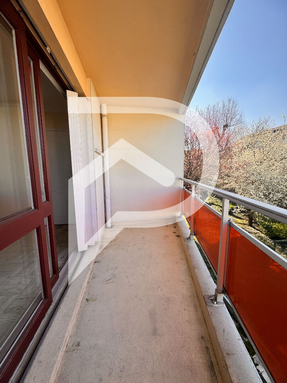 CORMONTREUIL - Type 4 avec balcon et place de stationnement