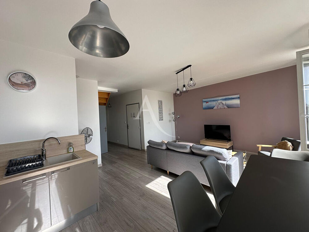 ROCHEFORT Hyper-centre : Élégance et charme au coeur d'un hôtel particulier