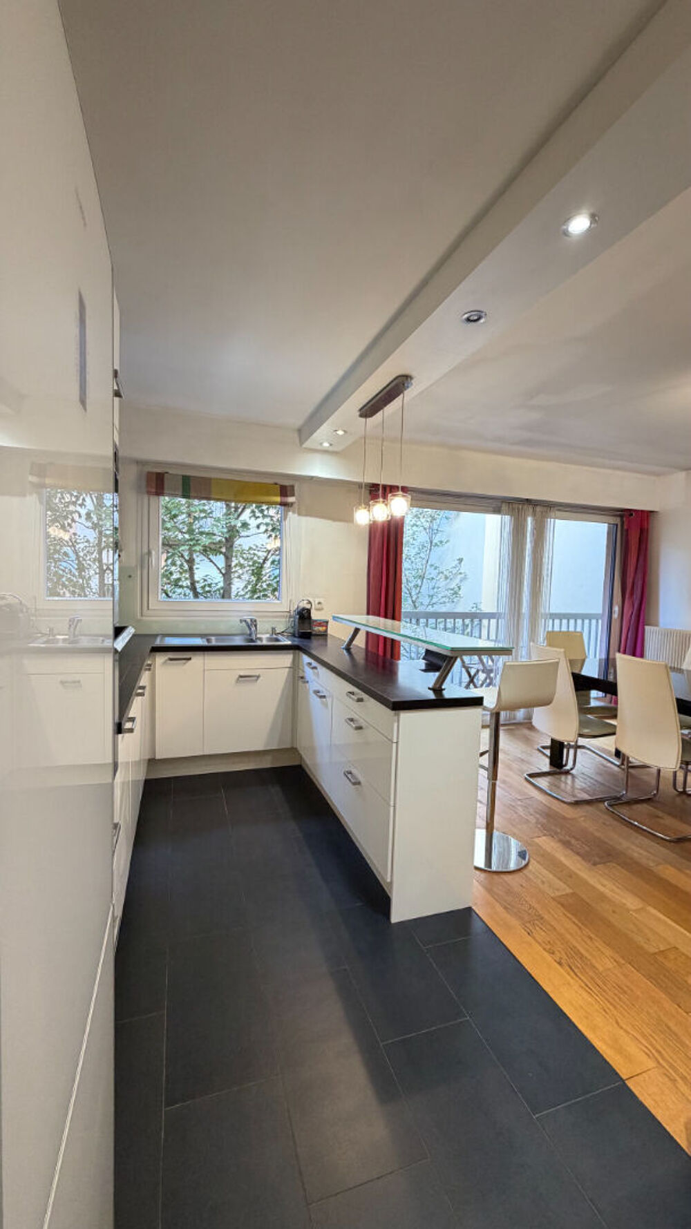 Location Appartement NATION / REUILLY-DIDEROT - SUPERBE 4 PIÈCES MEUBLÉ DE 86.15 M² AVEC DEUX TERRASSES ET PARKING - RÉSIDENCE RÉCENTE Paris 12