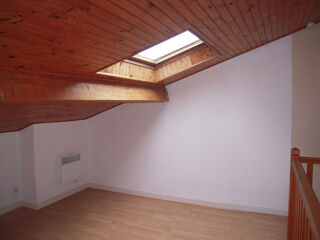  Appartement à louer 4 pièces 81 m²