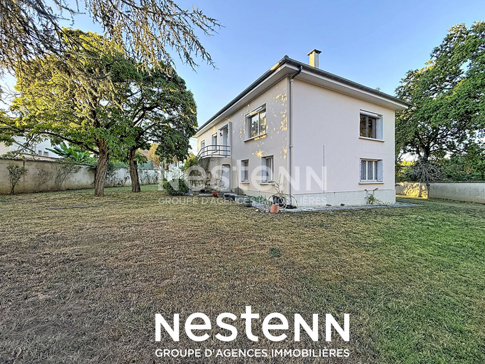 Maison spacieuse à vendre à Nérac avec 6 chambres et grand terrain