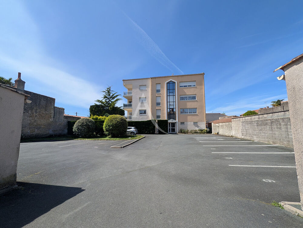 Appartement T2 avec locataire en place - Résidence sécurisée avec ascenseur, parking et cave
