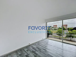  Appartement à louer 3 pièces 77 m²