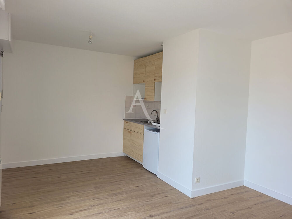 Location Appartement T2 + Parking + cave A LOUER A L'ANNEE EN VIDE RUE SCHWEITZER  LES SABLES Les sables d olonne