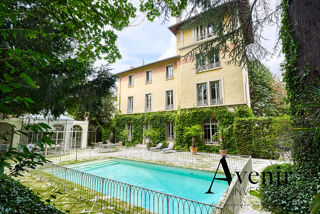  Maison � vendre 10 pi�ces 373 m�