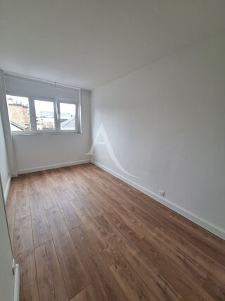  Appartement à louer 4 pièces 60 m²