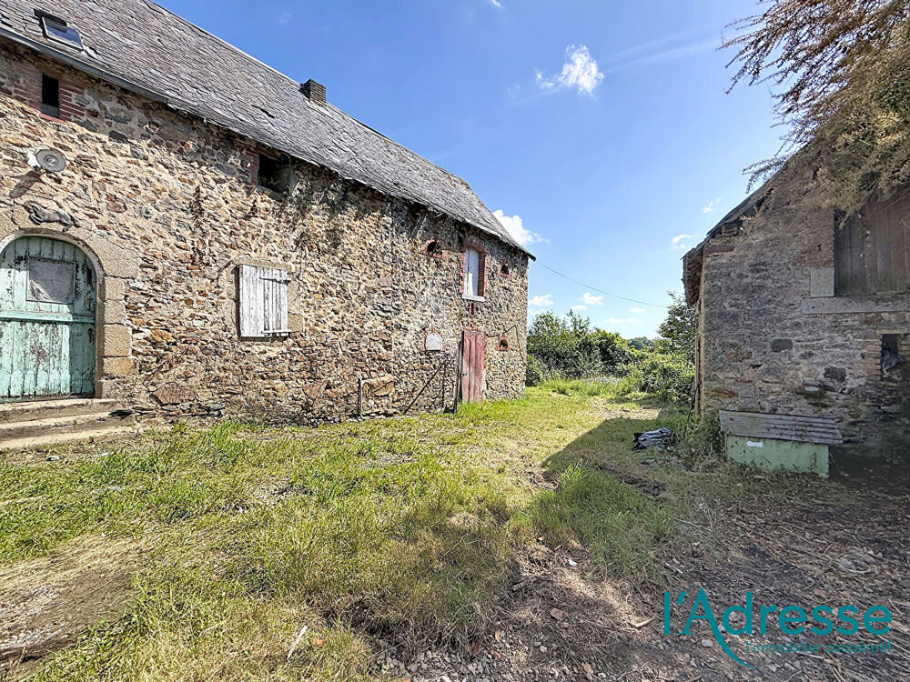 SAINT-GERMAIN-LE-FOUILLOUX - Longère à rénover de 312 m²