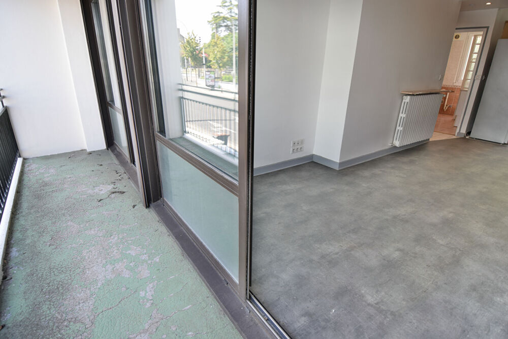 Appartement F2 avec caves et balcons