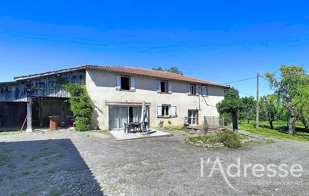 Exclusivité l'Adresse Immobilier - Maison de caractère - T7 de 262 m2 sur un terrain de 6156 m2 + dépendances.