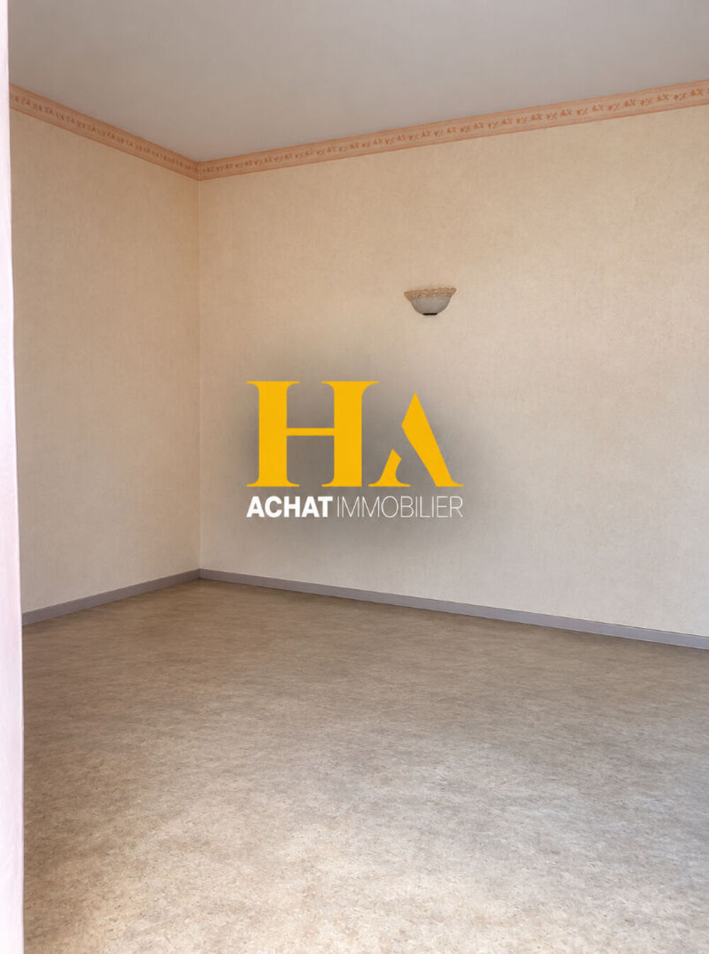 A VENDRE GANGES (dept 34) - 125 m² + terrasse 22 m² - Un bel appartement à réinventer