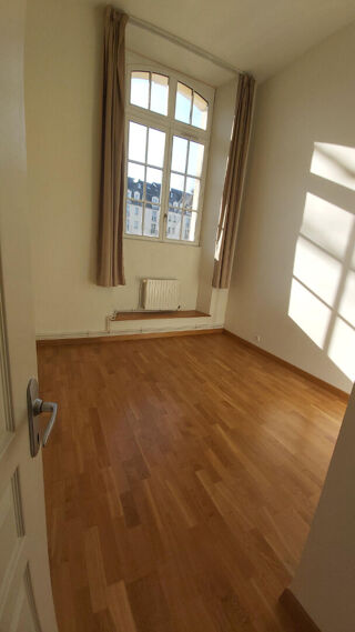  Appartement � louer 3 pi�ces 90 m�