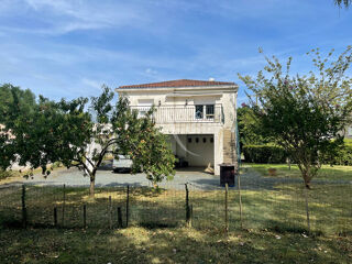  Maison  vendre 8 pices 176 m