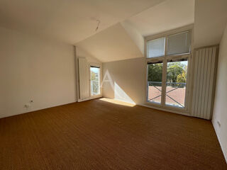  Appartement à louer 3 pièces 73 m²