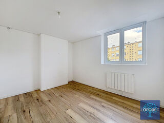  Appartement à louer 4 pièces 101 m²