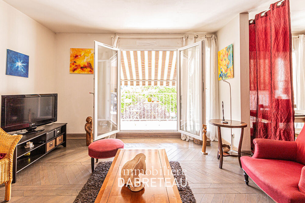 Rue du Luizet - T3 traversant avec balcon, stationnement et cave