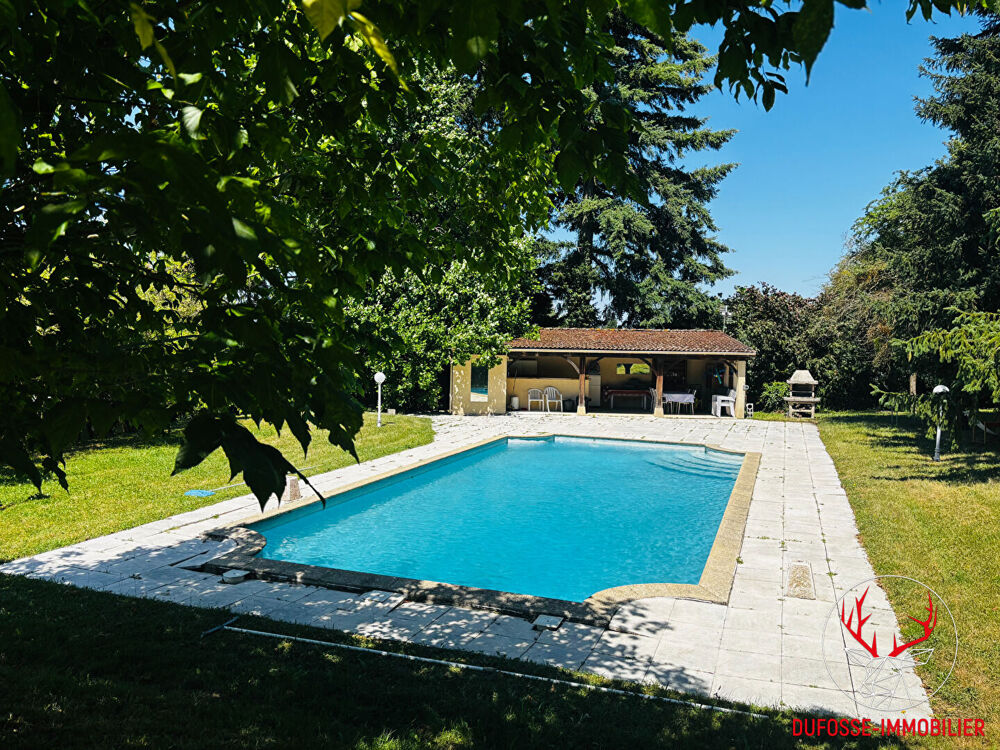 Propriété d'exception 310m² avec piscine et dépendances sur parc de 2ha