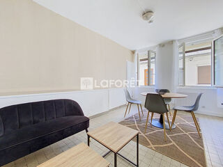  Appartement à louer 2 pièces 45 m²