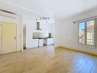  Appartement à louer 1 pièce 28 m²