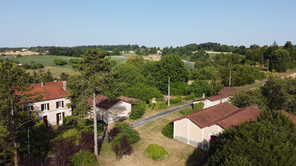 Vente Maison Magnifique maison de maître à rafraîchir avec granges et maisonnette à rénover Montmoreau