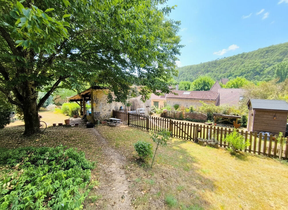 Vente Maison Maison familiale, Les Junies 6 à 8 chambres sur 329m² + piscine Les junies