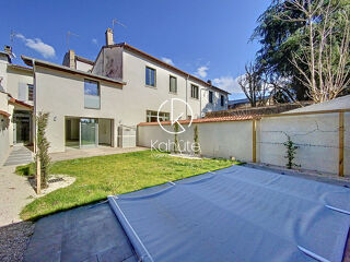  Maison  louer 8 pices 228 m