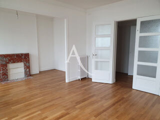  Appartement à louer 4 pièces 83 m²