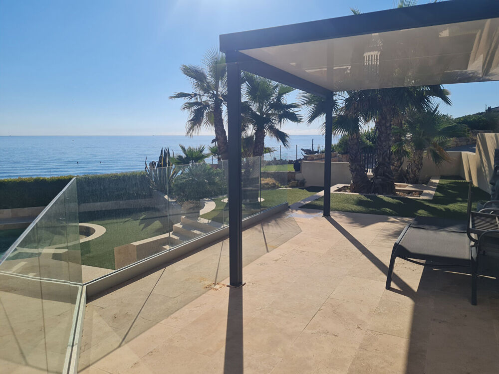 Vente Maison SAINT-AYGULF VILLA PIEDS DANS L'EAU VUE MER Saint aygulf
