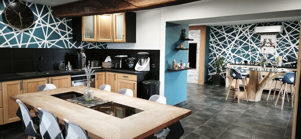 Belle maison en pierre rénovée - 163 m² habitables avec piscine et dépendances