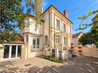 Maison 9 pièces 207 m² · aux Mureaux · 207 m² · 530 000 €