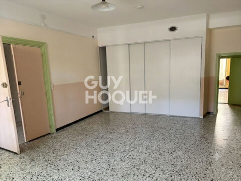 Local commercial Beaucaire 2 pi&egrave;ce(s) 44 m2 650 30300 Beaucaire