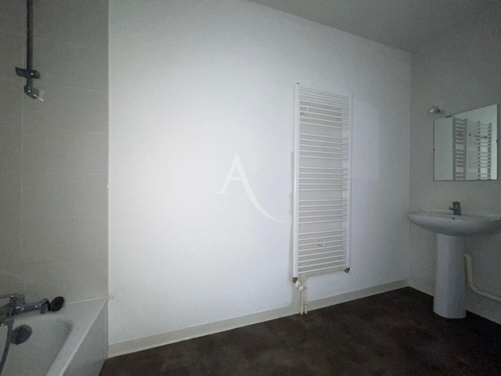 Vente Appartement Appartement Nantes 3 pièces + parking privatif en sous-sol - facultés Nantes