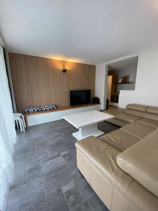  Appartement à louer 5 pièces 99 m²