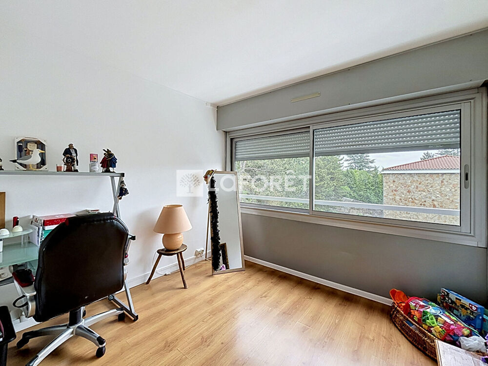 Appartement Vals Pres Le Puy 4 pièce(s) 80 m2 / GARAGE / BALCON / CAVE