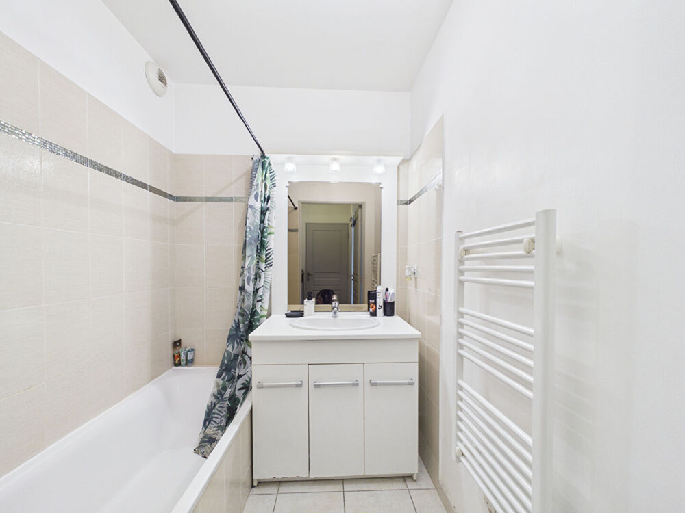 Appartement Avignon 2 pièce(s) 47.18 m2 CAVE et PARKING- PROCHE REMPARTS